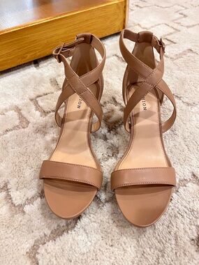 Pashion Nude Convertible Heels Size 7.5 Strappy Adjustable Heel Sandals
